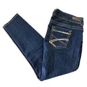 WallFlower Women's Stretch Luscious Curvy Skinny Jeans sz 17 jr